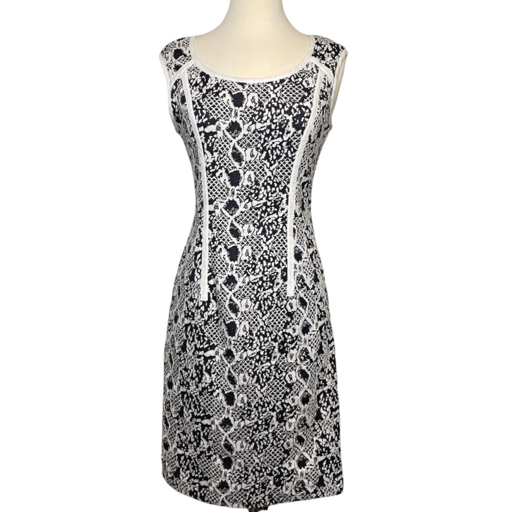 Adrianna Papell Sleeveless Black/White Lined Stretch Dress Scoop Neck Size 4
